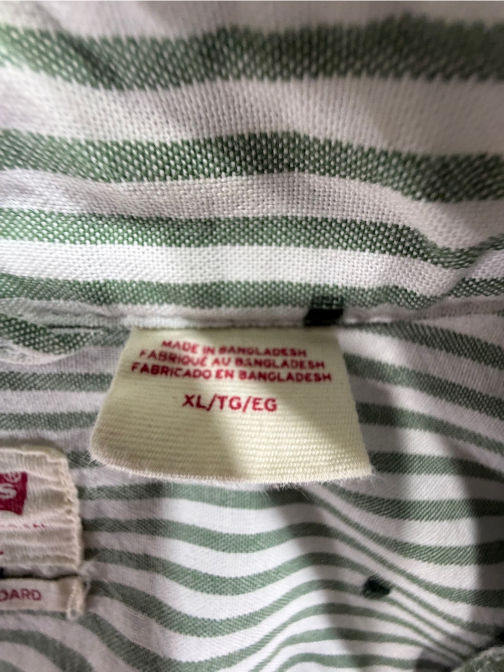 Levi's Men's White Shirt with Black Pinstripes and Black Dot Accents B11 - Picture 10 of 11